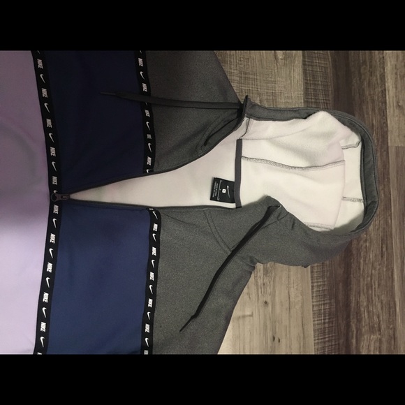 Nike Jacket - Picture 4 of 6